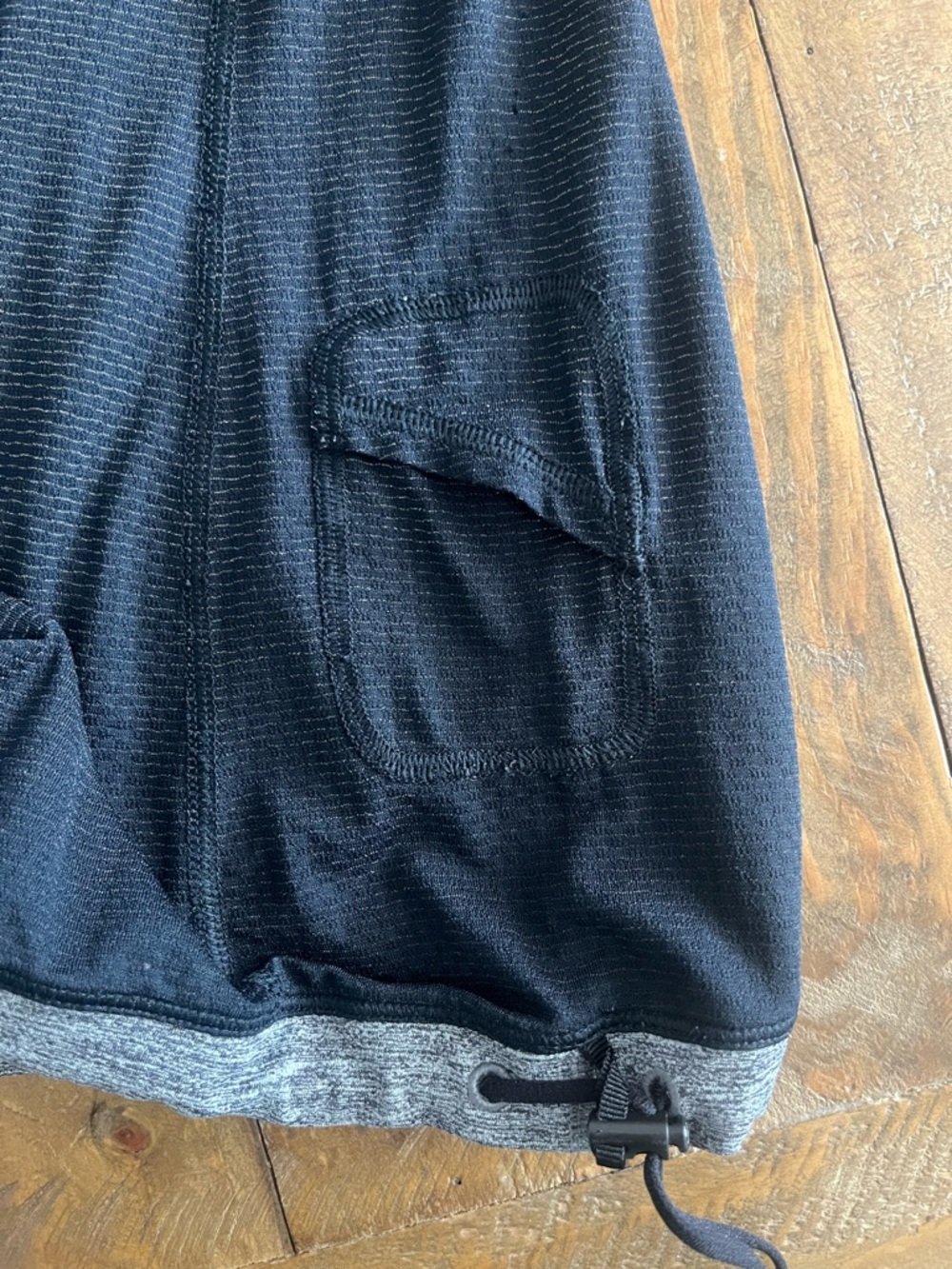 Lululemon Women’s Black Short-Sleeve Athletic Top with Heather Trim - Picture 6 of 6